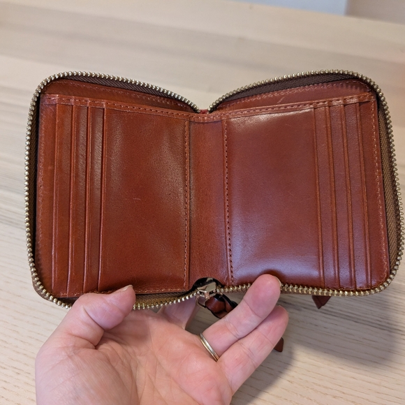 Dooney & Bourke Wallet Red Pebbled Leather Zip Around Small - Picture 3 of 5